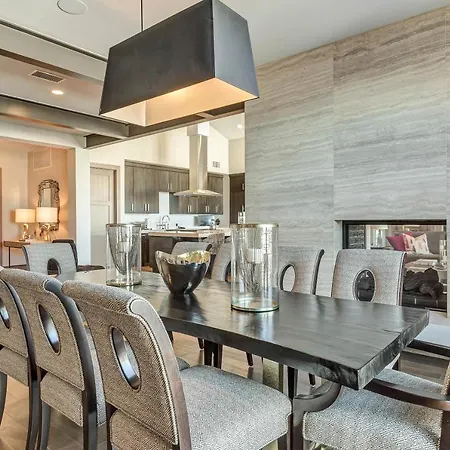 Gorgeous Five Bedroom Penthouse In The Heart Of Park City Apartment Hotel